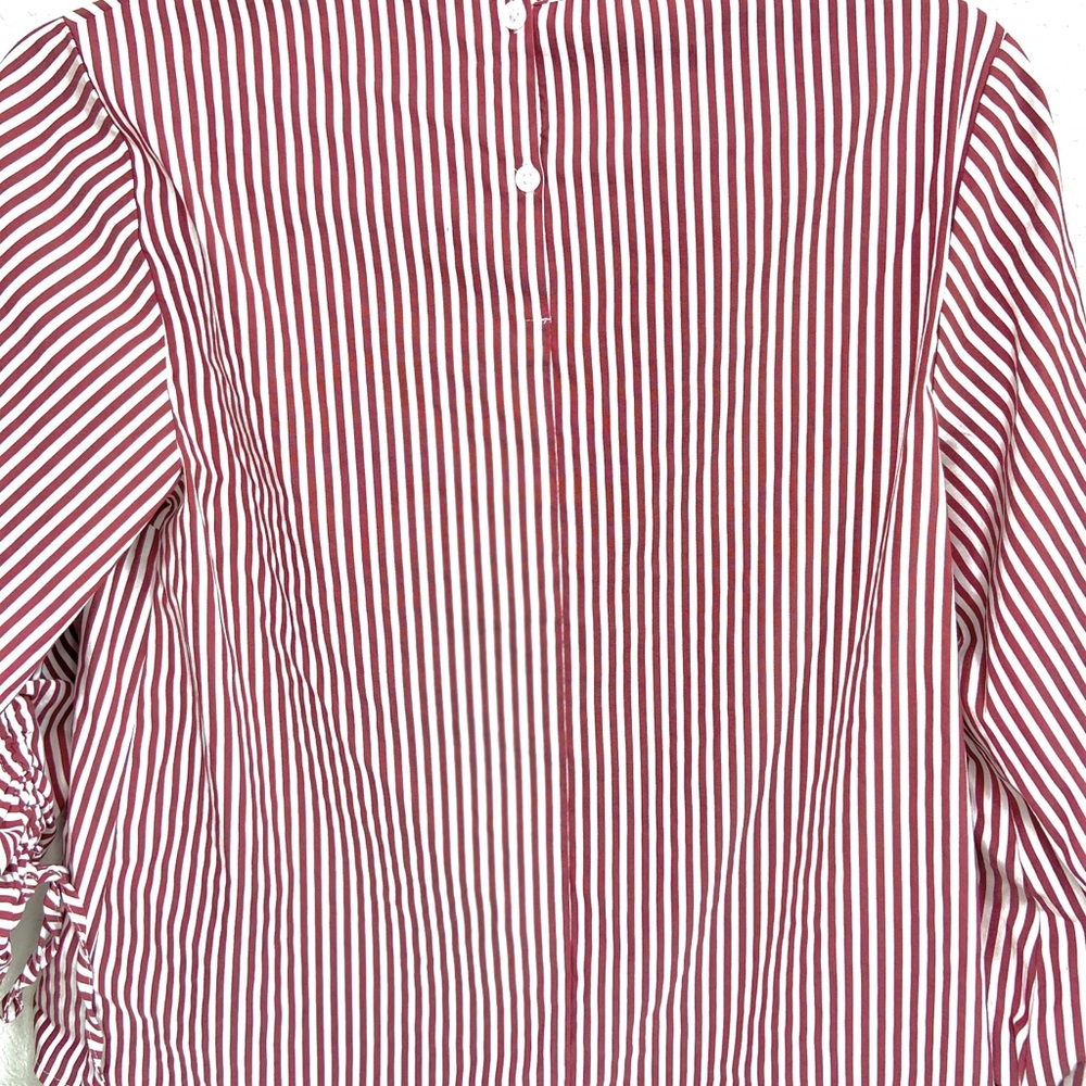 Express pin stripped top - Picture 3 of 3